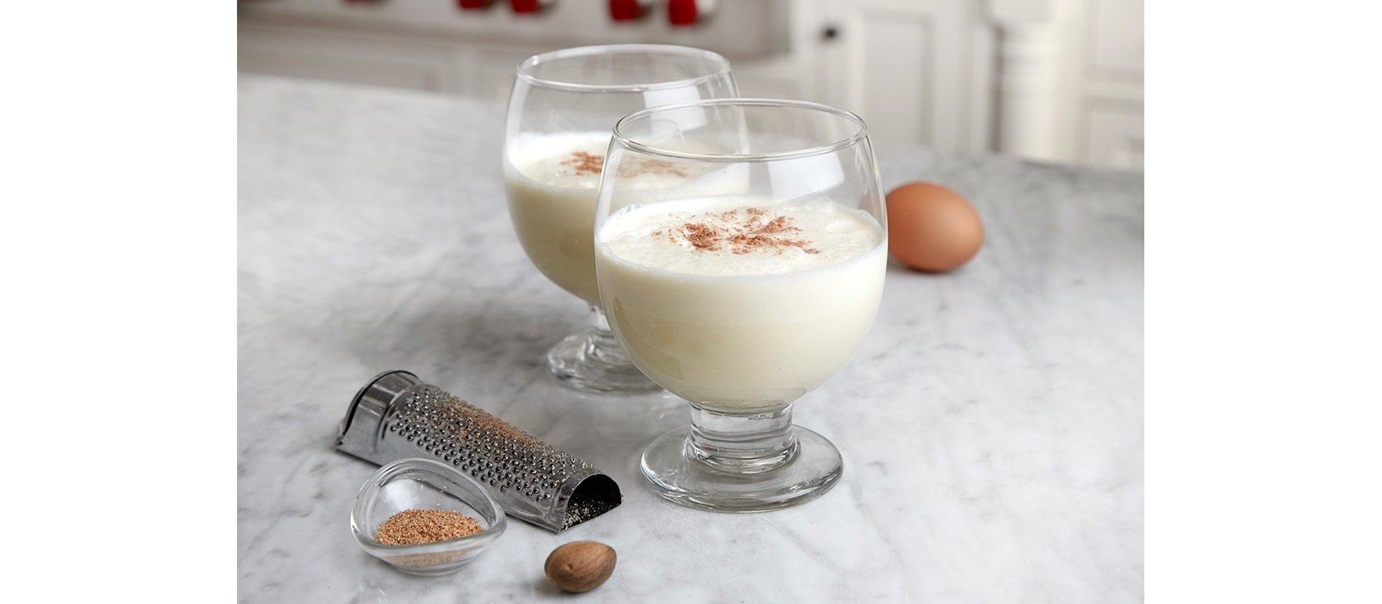 Classic Eggnog Cocktail