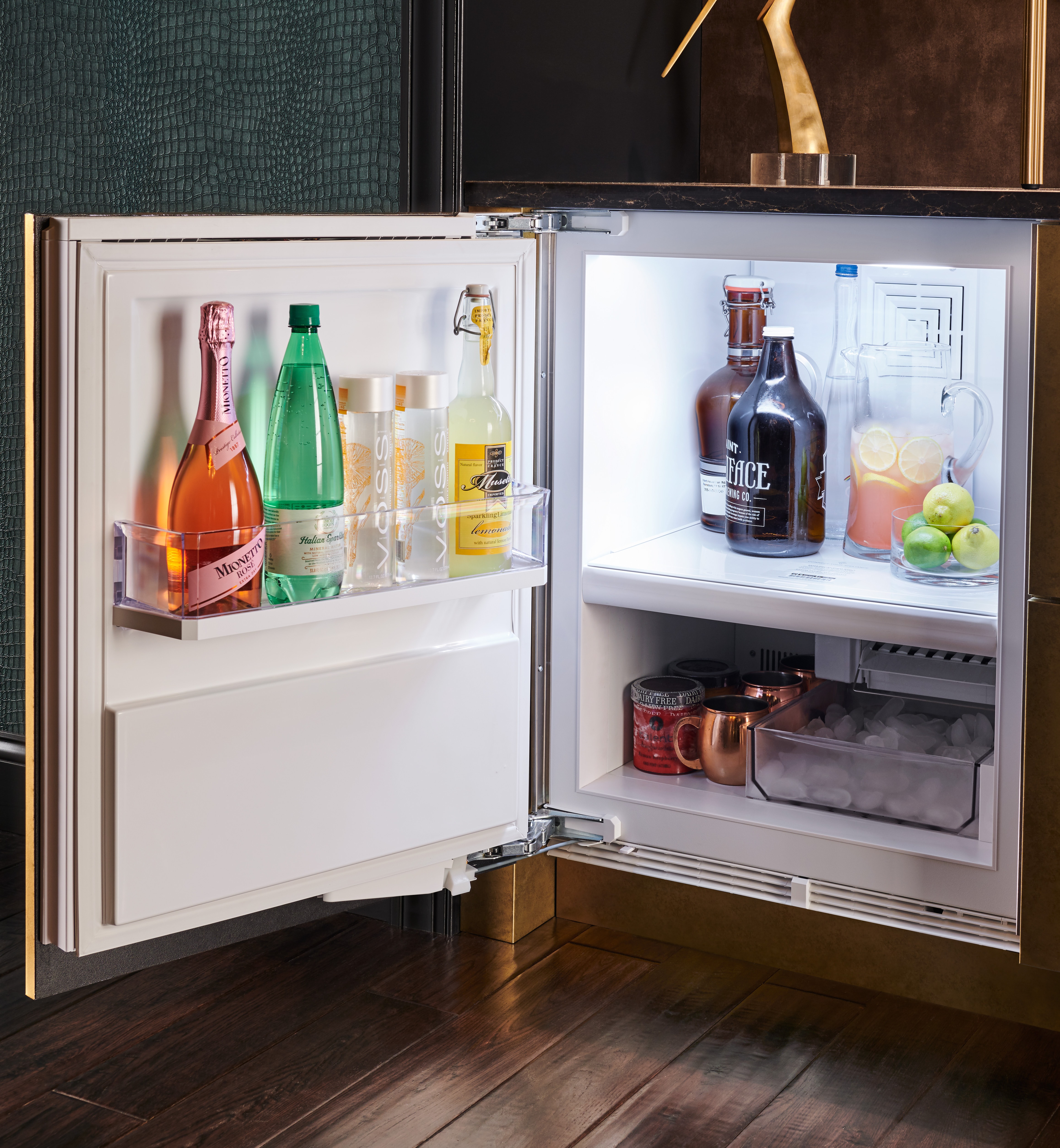 mini bar ice maker