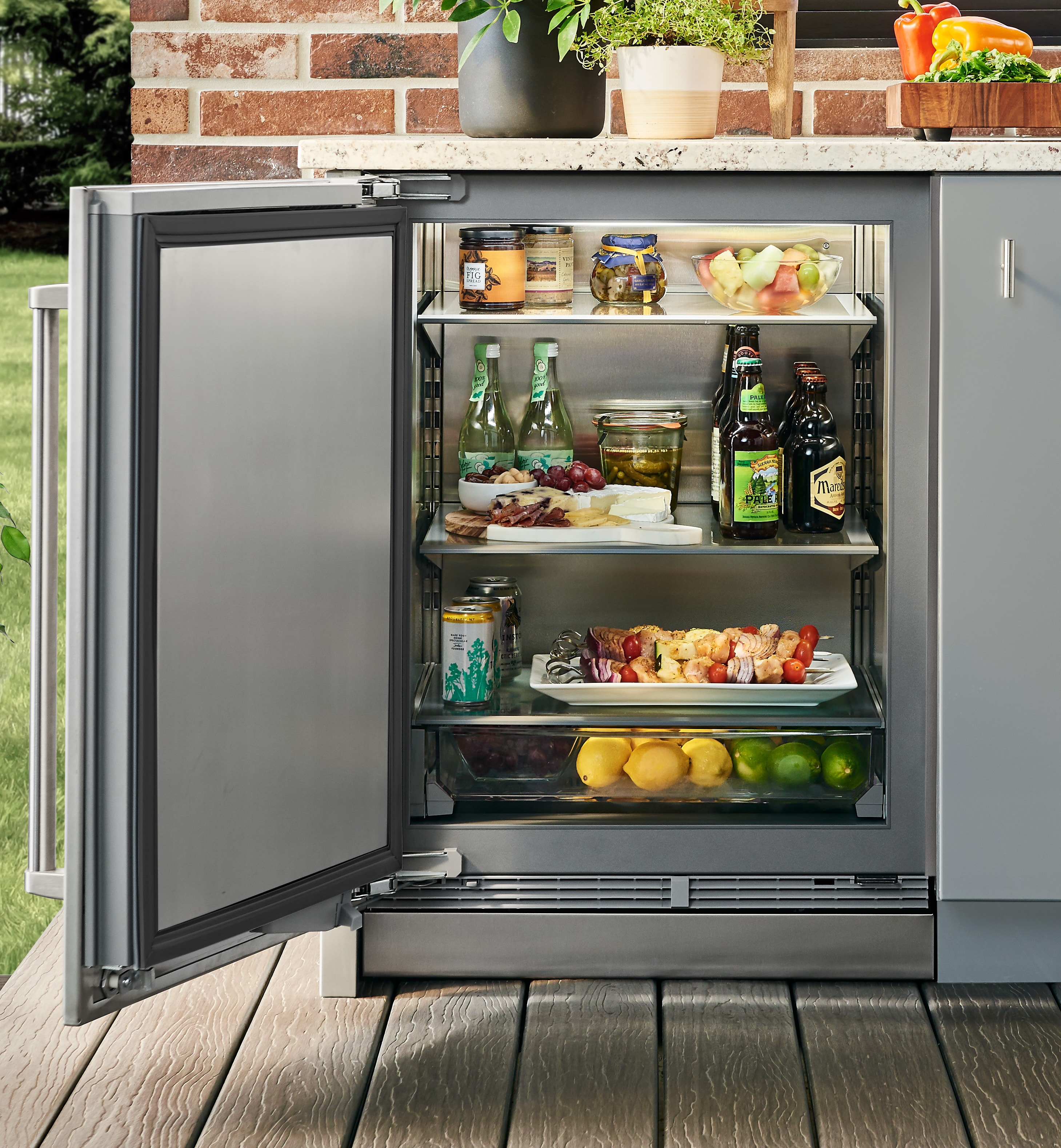 Outdoor fridge clearance