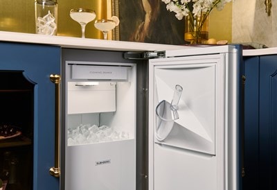 Create flawlessly clear ice cubes with the Sub-Zero 15" Indoor-Outdoor Clear Ice Maker and experience the pinnacle of ice making technology.