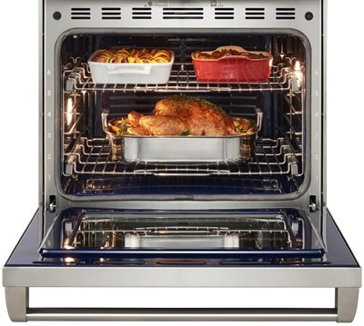 Oven interior of the 36" Professional Induction Range - IR30451/S/P highlighting the space of the appliance.