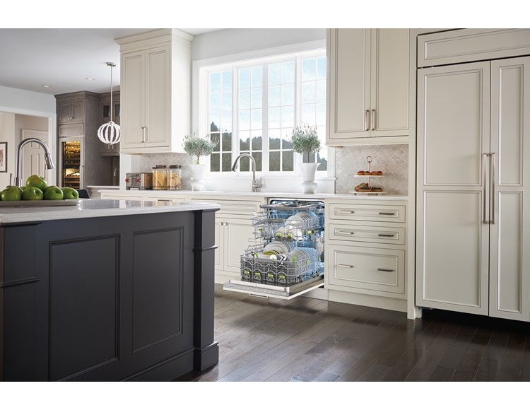The Cove 24" Dishwasher (DW2450) accepts cabinet panels and handles to match your kitchen.