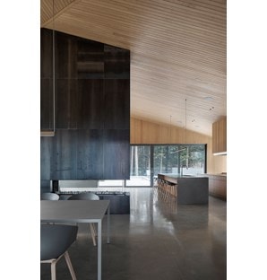 Memphremagog Lake House by Stéphane Rasselet