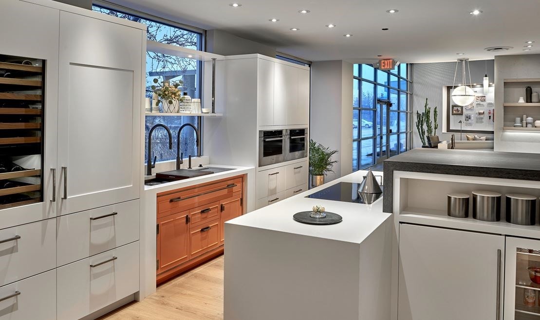 The majority of the Sub-Zero, Wolf, and Cove Showroom located in Glendale Heights was designed by Doug Durbin, the award-winning co-owner and Design Director of Chicago’s nuHaus.