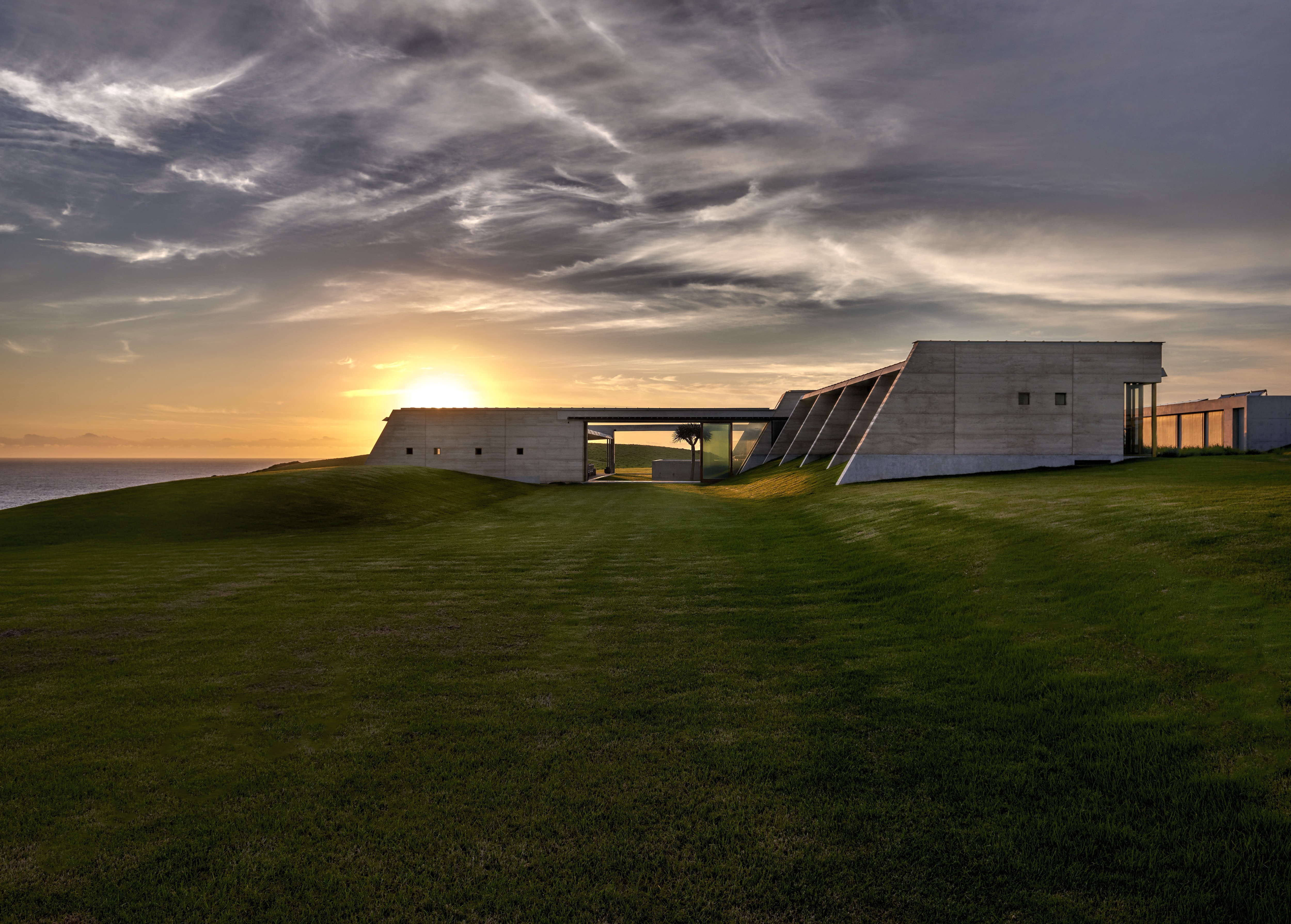 Australia & The Netherlands offer the perfect canvas for a noteworthy kitchen.