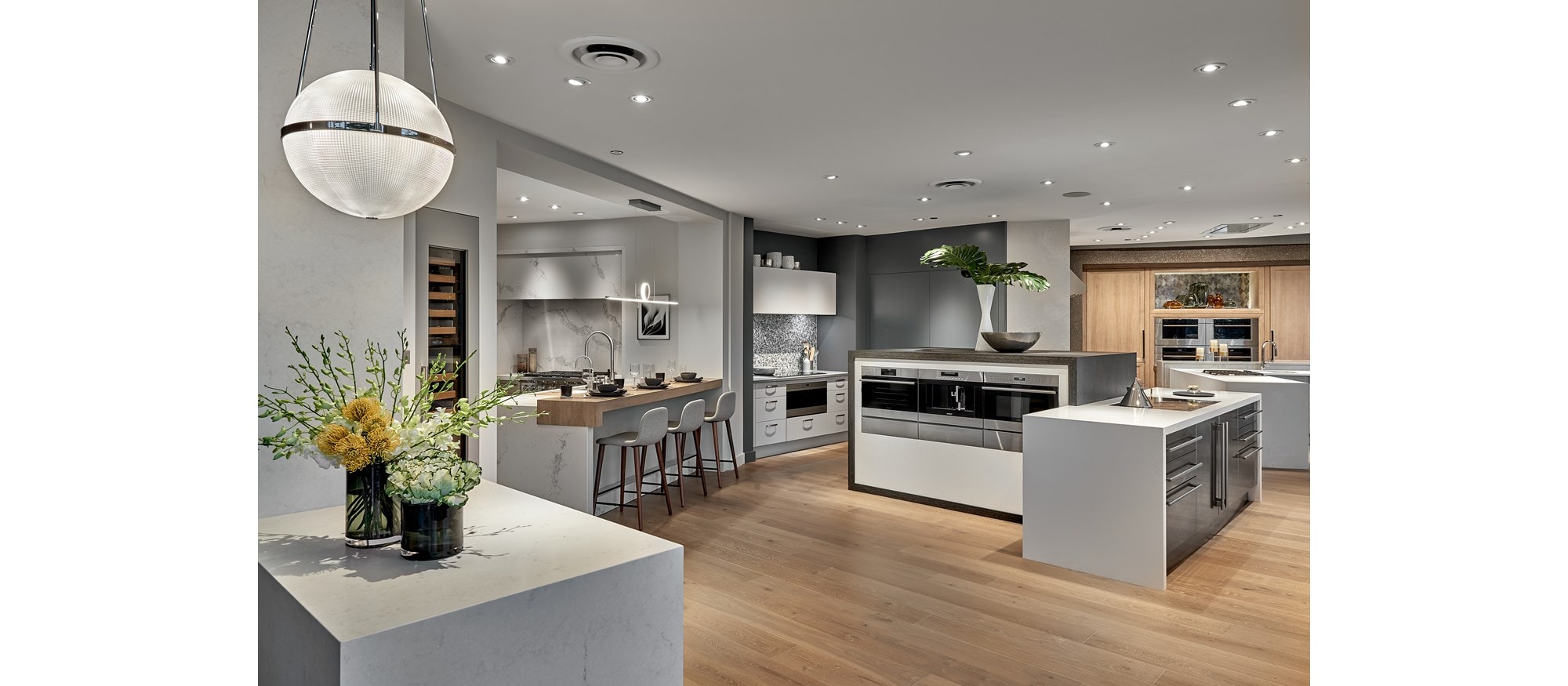 Explore a full range of fully functional products at the Sub-Zero, Wolf and Cove Showroom in Glendale Heights, Illinois