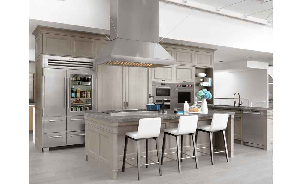 From inspiring kitchen vignettes to live demonstrations, enjoy one-on-one care at the Sub-Zero, Wolf and Cove Showroom in St. Louis, Missouri