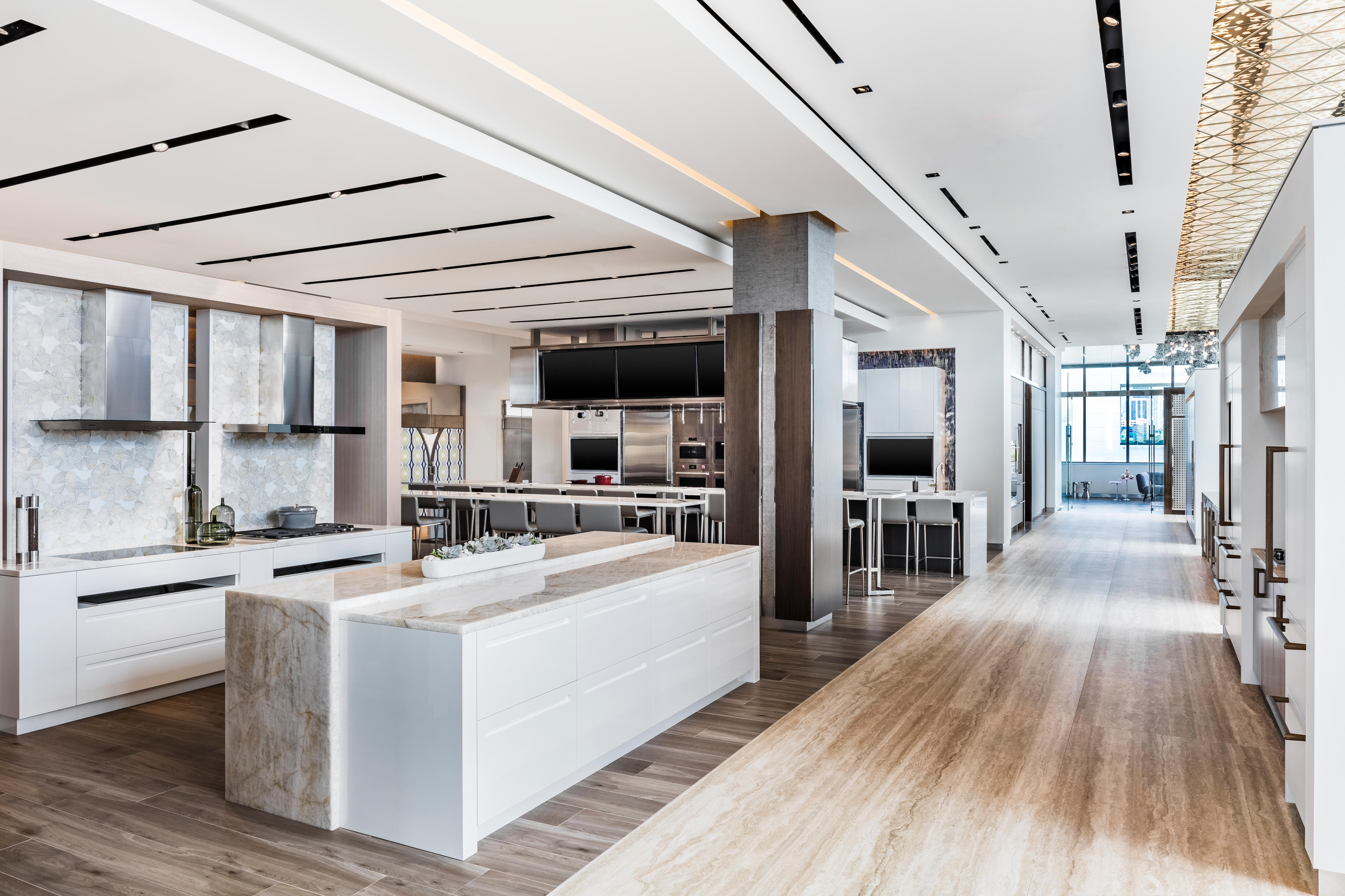 Visit with us and explore a full range of fully functional kitchen ideas at the Sub-Zero, Wolf and Cove Showroom in Miami, Florida