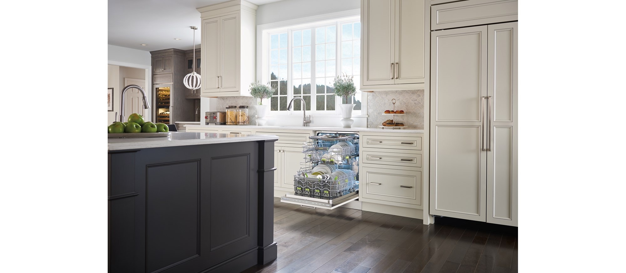 The Cove 24" Dishwasher (DW2450) accepts cabinet panels and handles to match your kitchen.