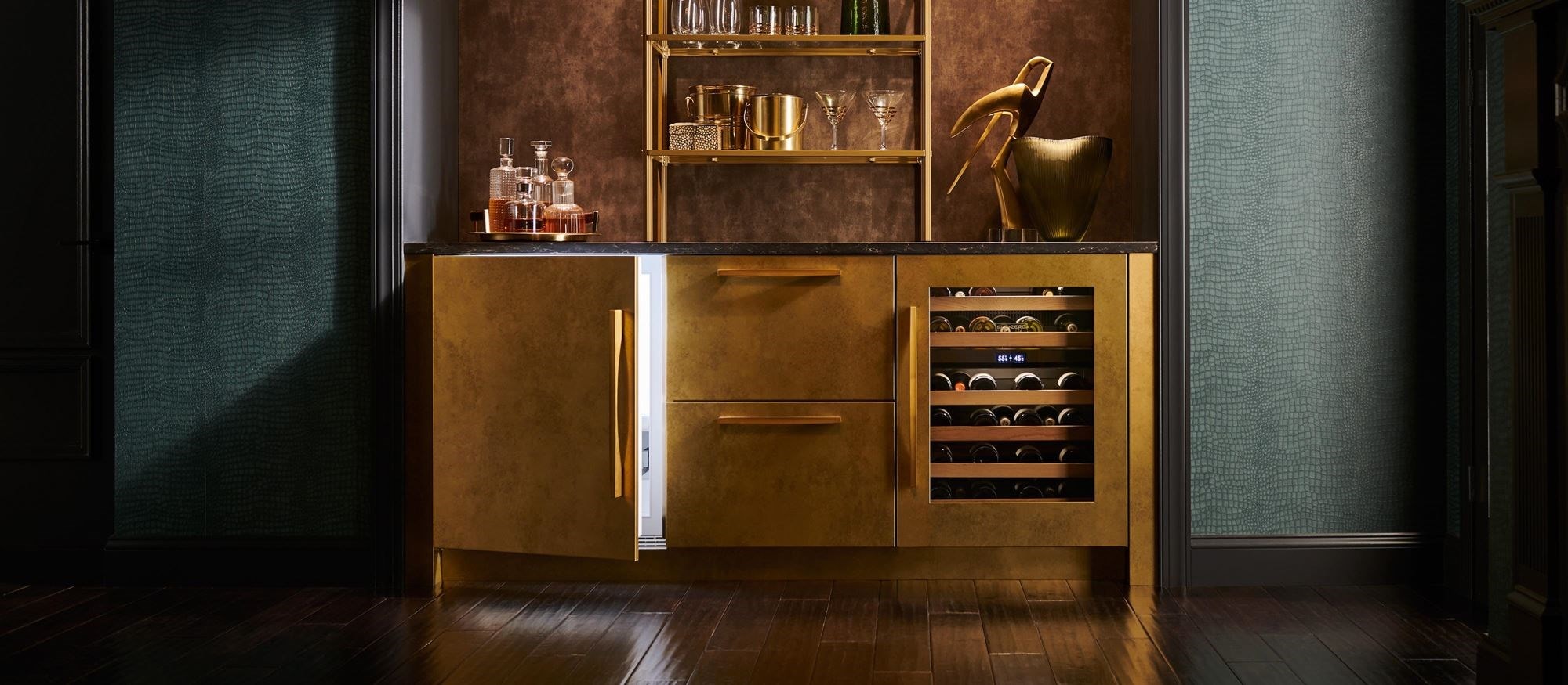Sub-Zero 24" Designer Undercounter Refrigerator/Freezer with Ice Maker (DEU2450CI)