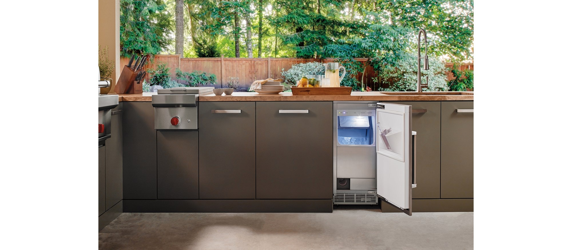 Sub-Zero 15" Outdoor Ice Maker Panel Ready (UC-15IO)