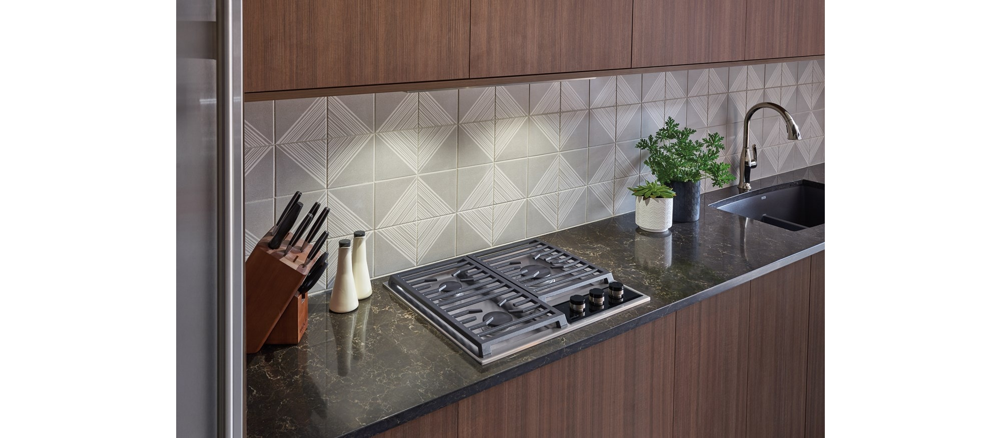 Wolf 24" Transitional Framed Gas Cooktop (CG243TF/S)