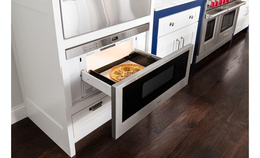 The Wolf 30" Professional Drawer Microwave Oven (MD30PE/S)