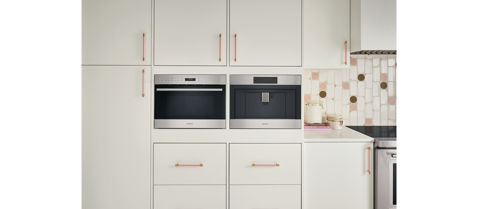 Wolf 24" E series Transitional Drop-Down Door Microwave Oven (MDD24TE/S/TH)