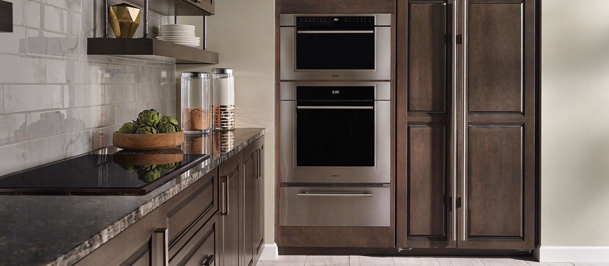 Wolf 30" M Series Transitional Drop-Down Door Microwave Oven (MDD30TM/S/TH)