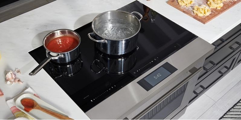 Wolf 36" Induction Range (IR36550/S/T) brings water to a boil up to 40% faster.