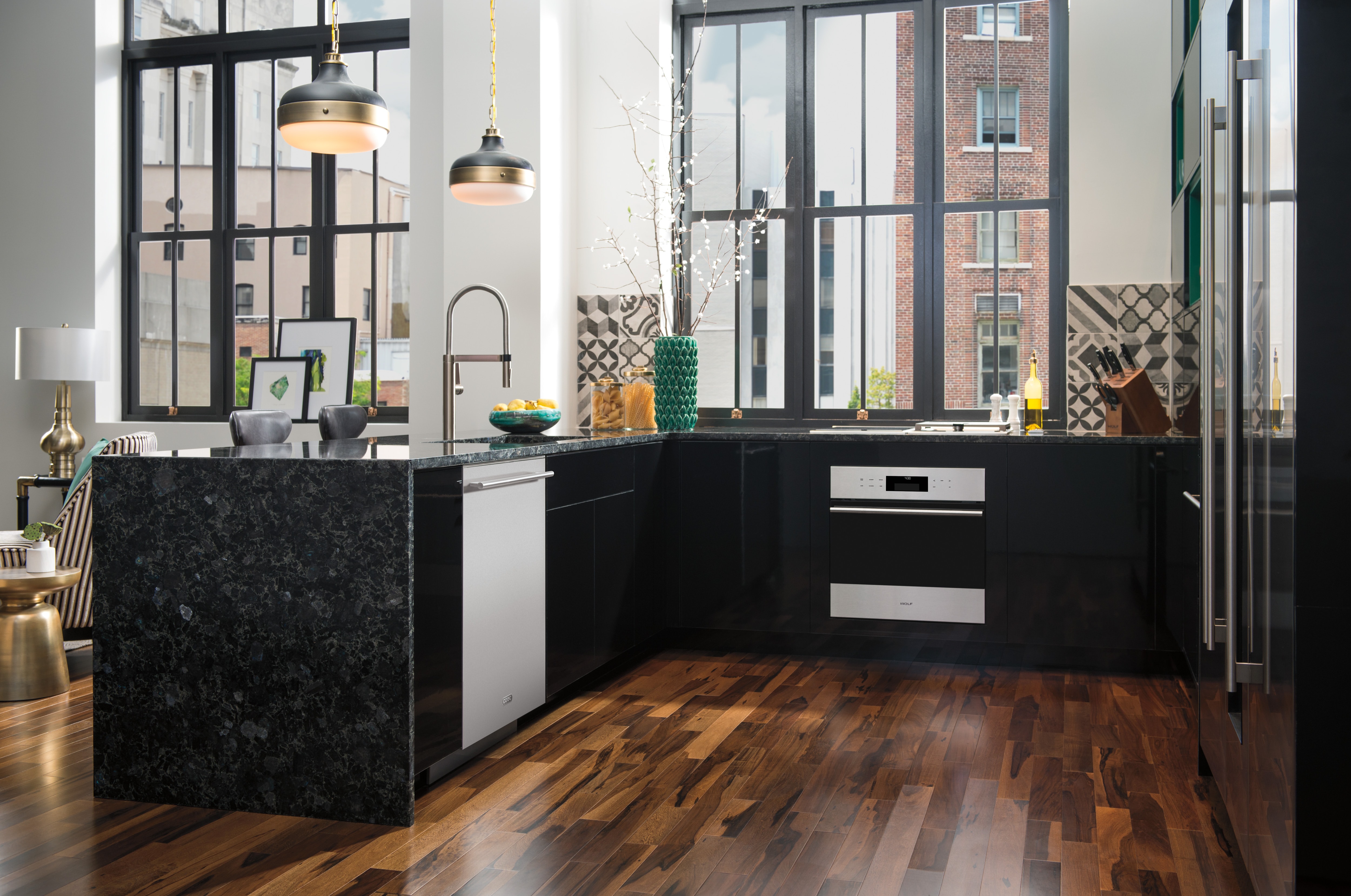 Wolf 24" E Series Transitional Classic Single Oven (SO24TE/S/TH)