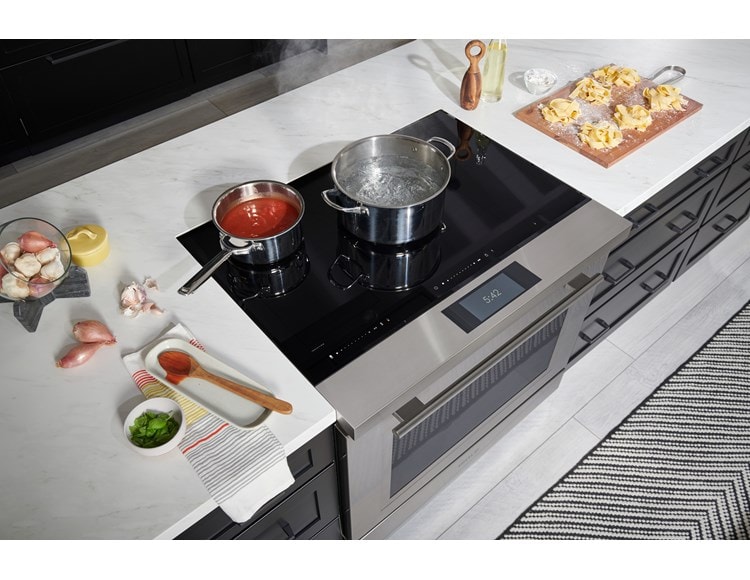 Wolf 36" Induction Range (IR36550/S/T) brings water to a boil up to 40% faster.