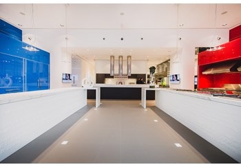 Toronto Showroom by Marloine