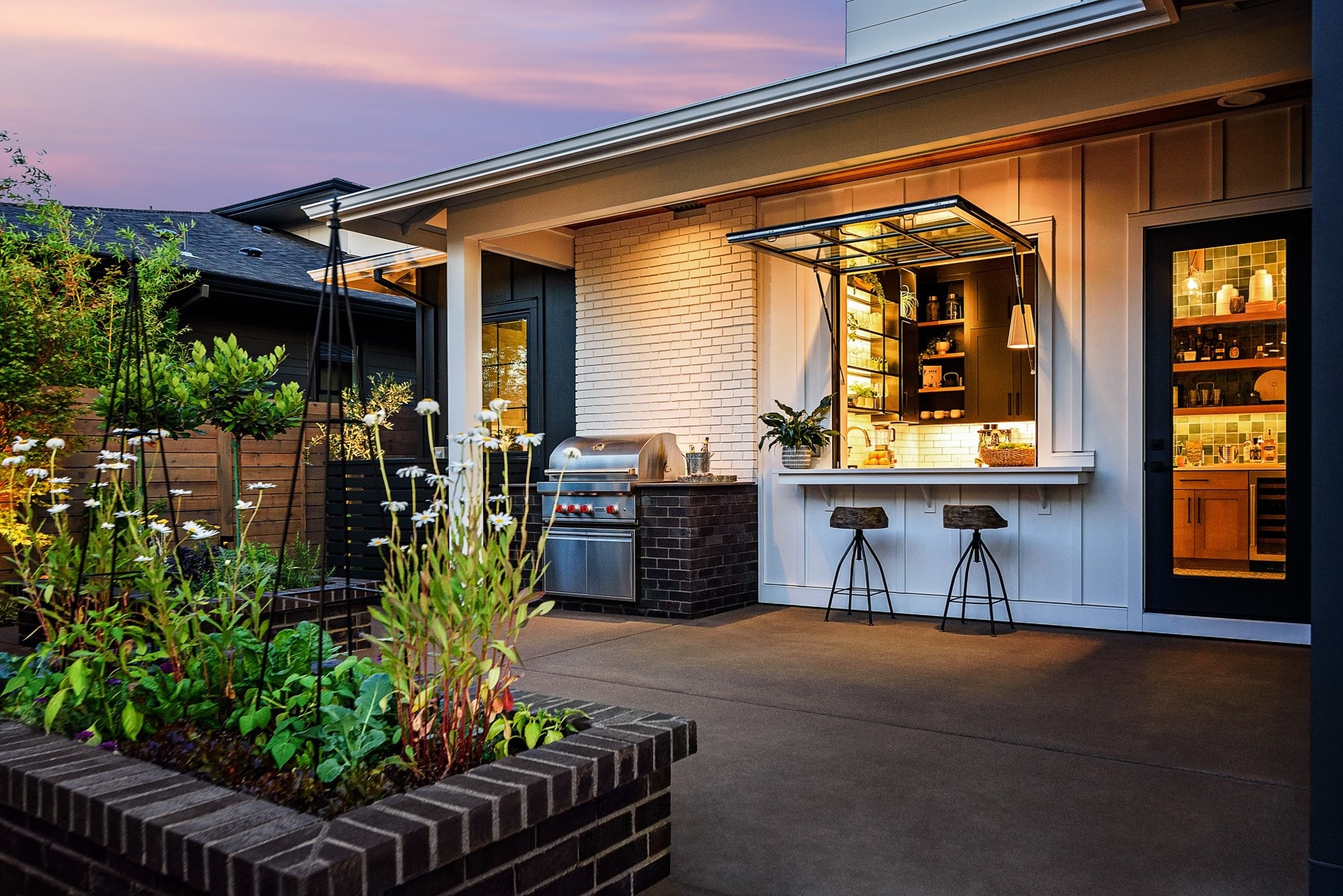 Farm to Table Juice Bar & BBQ Porch by Lynnette Sandgren