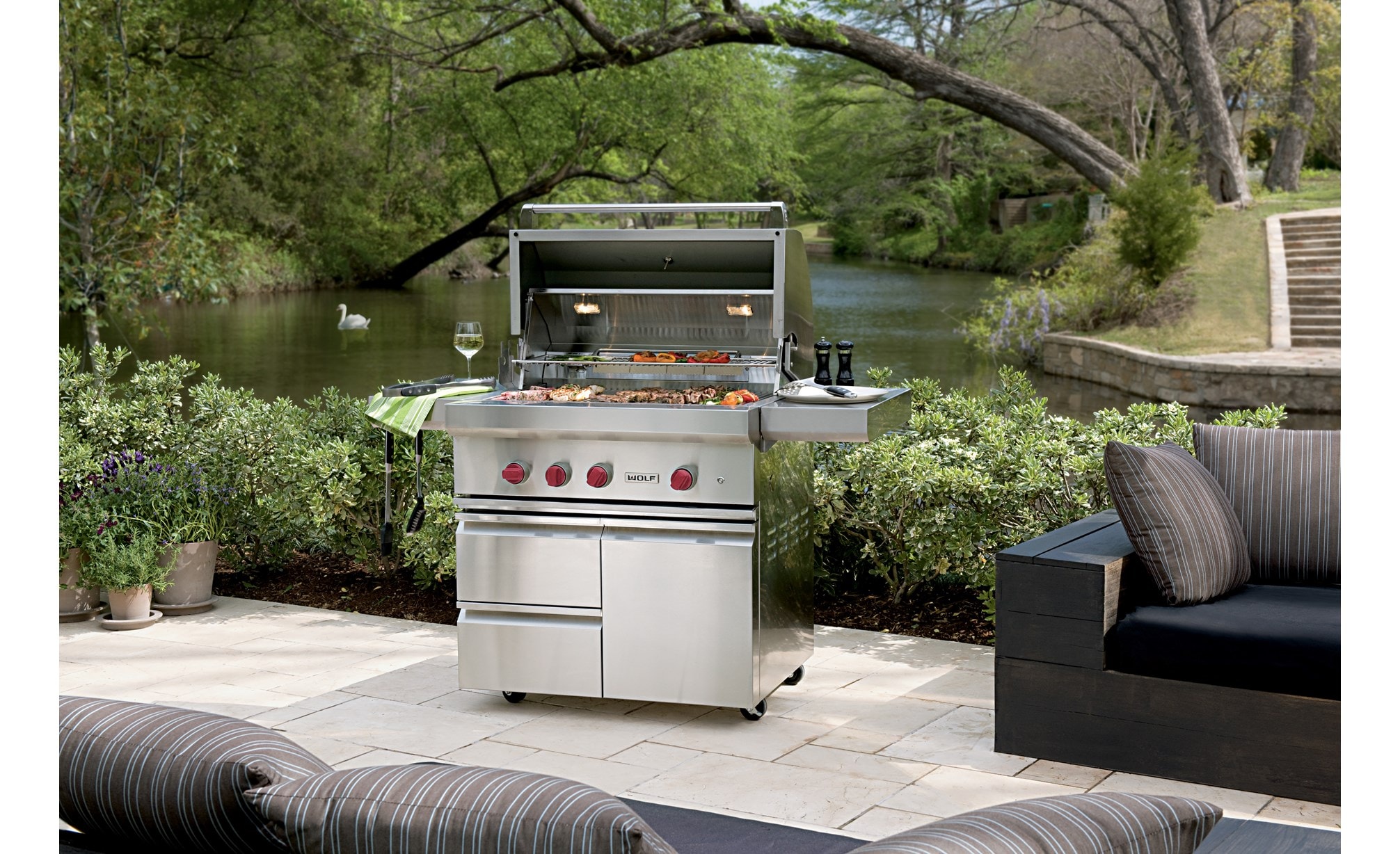 Wolf Appliances 36" Outdoor Gas Grill (OG36)