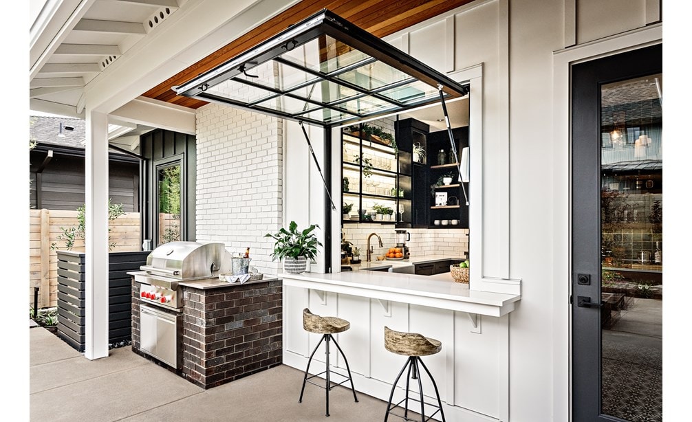 Farm to Table Juice Bar & BBQ Porch by Lynnette Sandgren