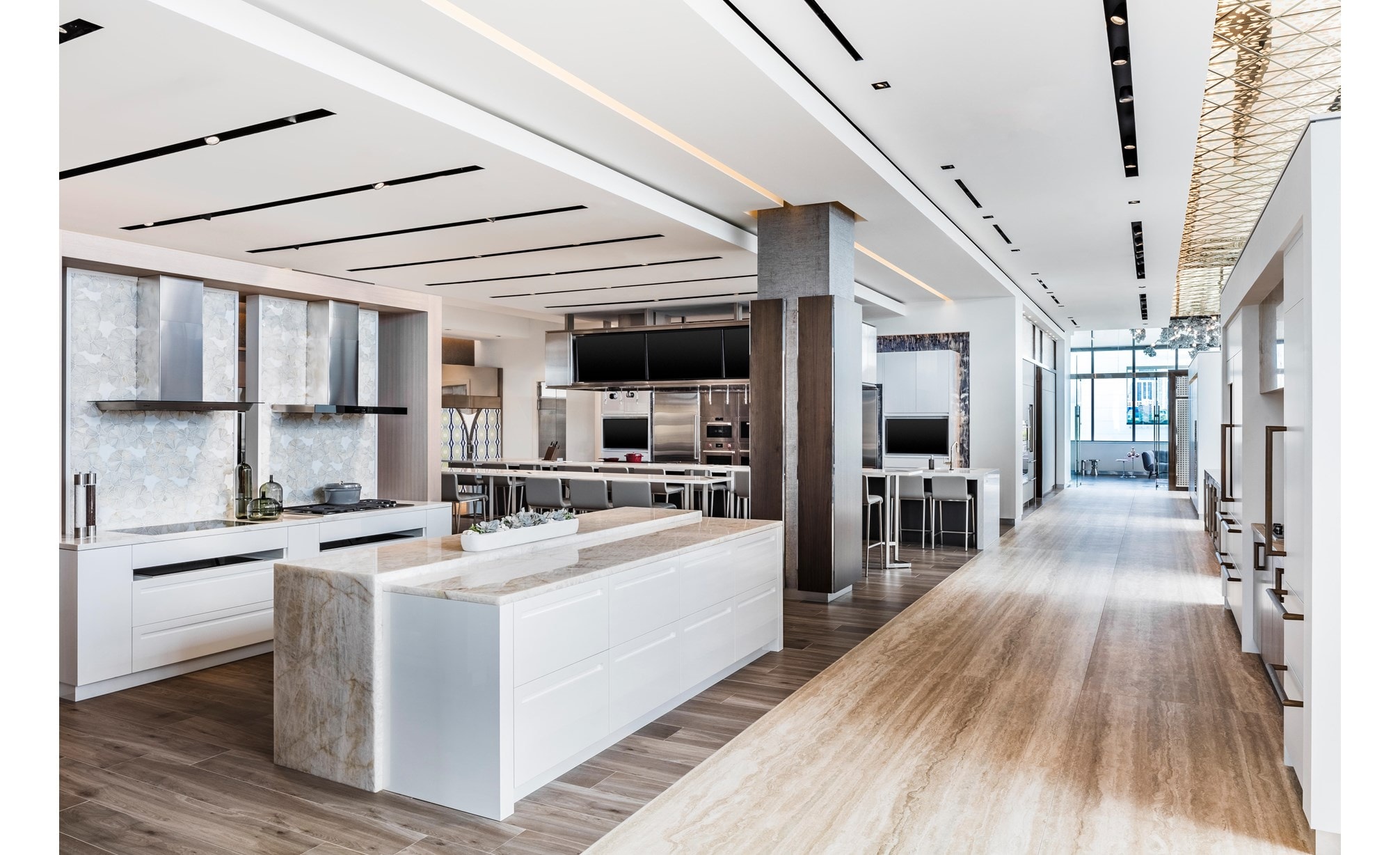 Visit with us and explore a full range of fully functional kitchen ideas at the Sub-Zero, Wolf and Cove Showroom in Miami, Florida