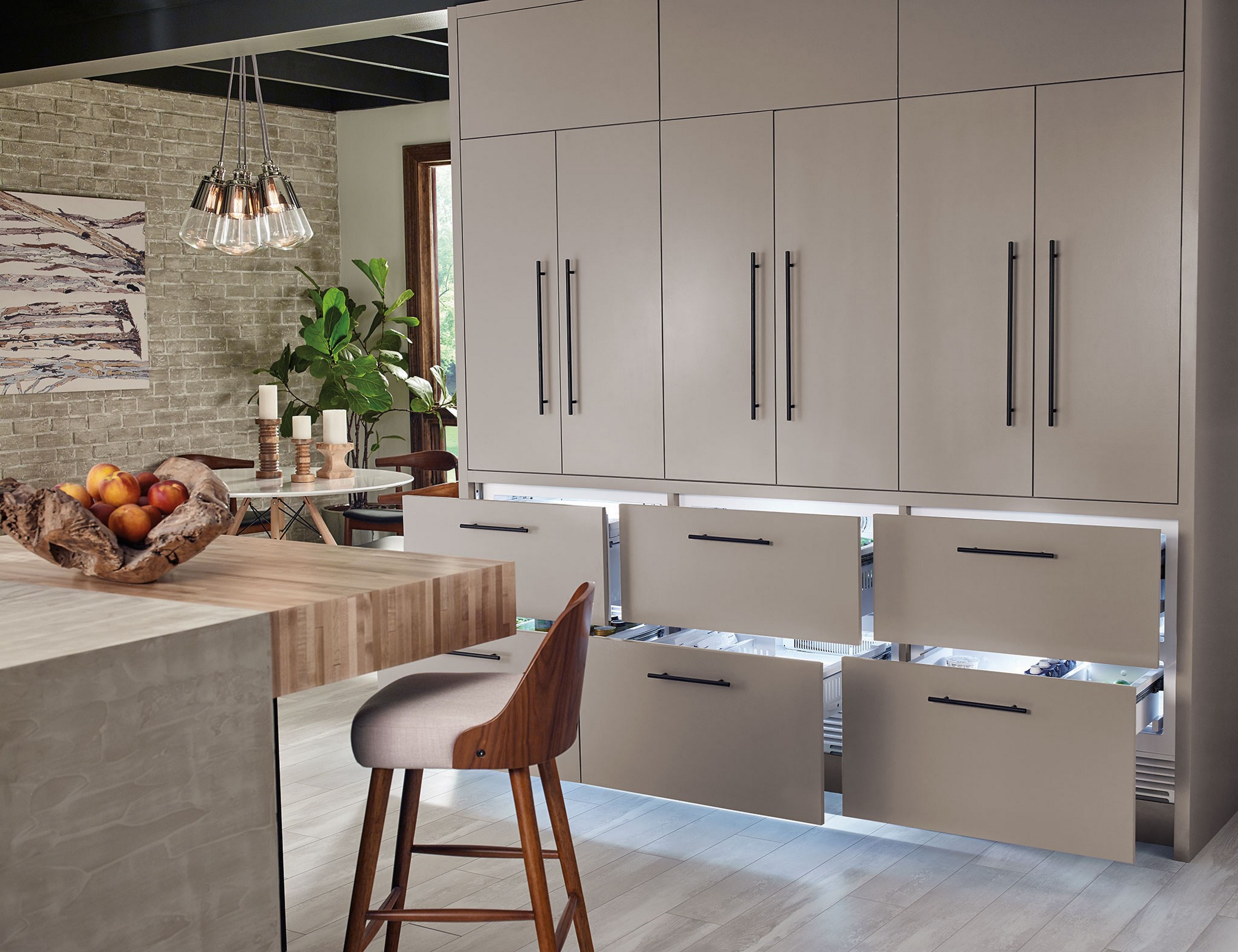 Les tiroirs de congélation Sub-Zero 30 po prêts à l'installation d'un panneau (ID-30F) permettent de ranger le congélateur dans n'importe quelle pièce de votre maison, de la suite parentale au bar de la cuisine.