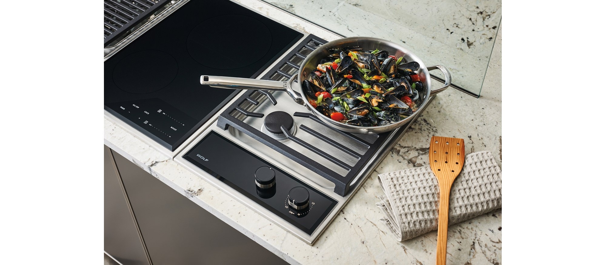 Surface de cuisson à gaz Wolf 15 po à encadrement de style transitionnel (CG152TF/S)