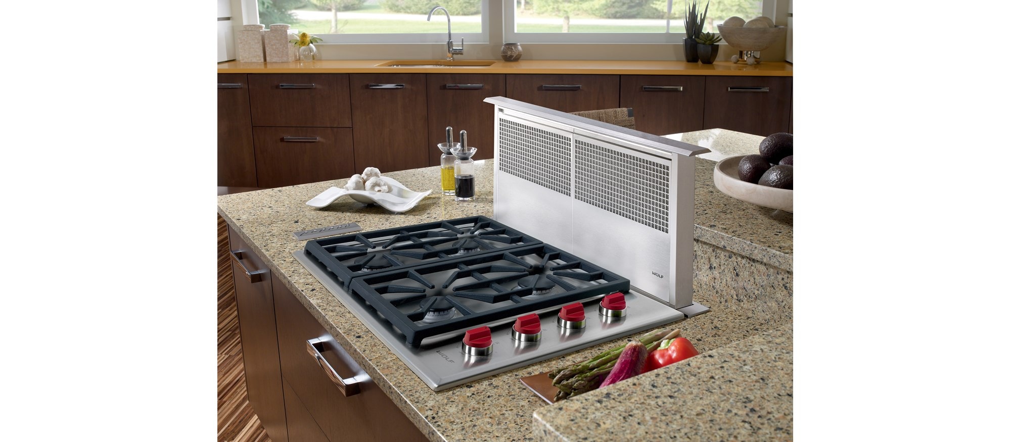 Surface de cuisson à gaz Wolf 30 po de style professionnel - 4 brûleurs (CG304P/S)