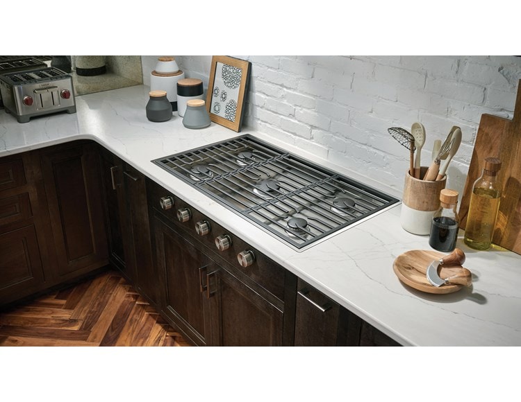 Surface de cuisson à gaz Wolf 36 po de style contemporain - 5 brûleurs (CG365C/S)