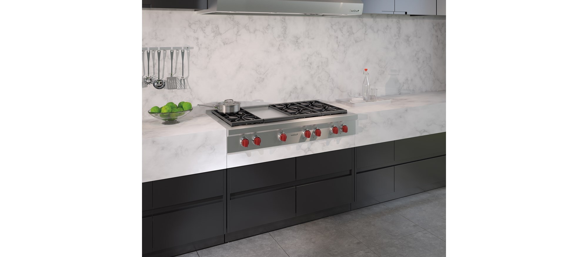 Dessus de cuisinière à 6 brûleurs scellés Wolf 48 po et plaque à frire infrarouge (SRT486G)