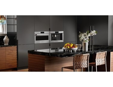 Wolf 30" E Series Professional Drop-Down Door Microwave Oven (MDD3050PE/S/P)