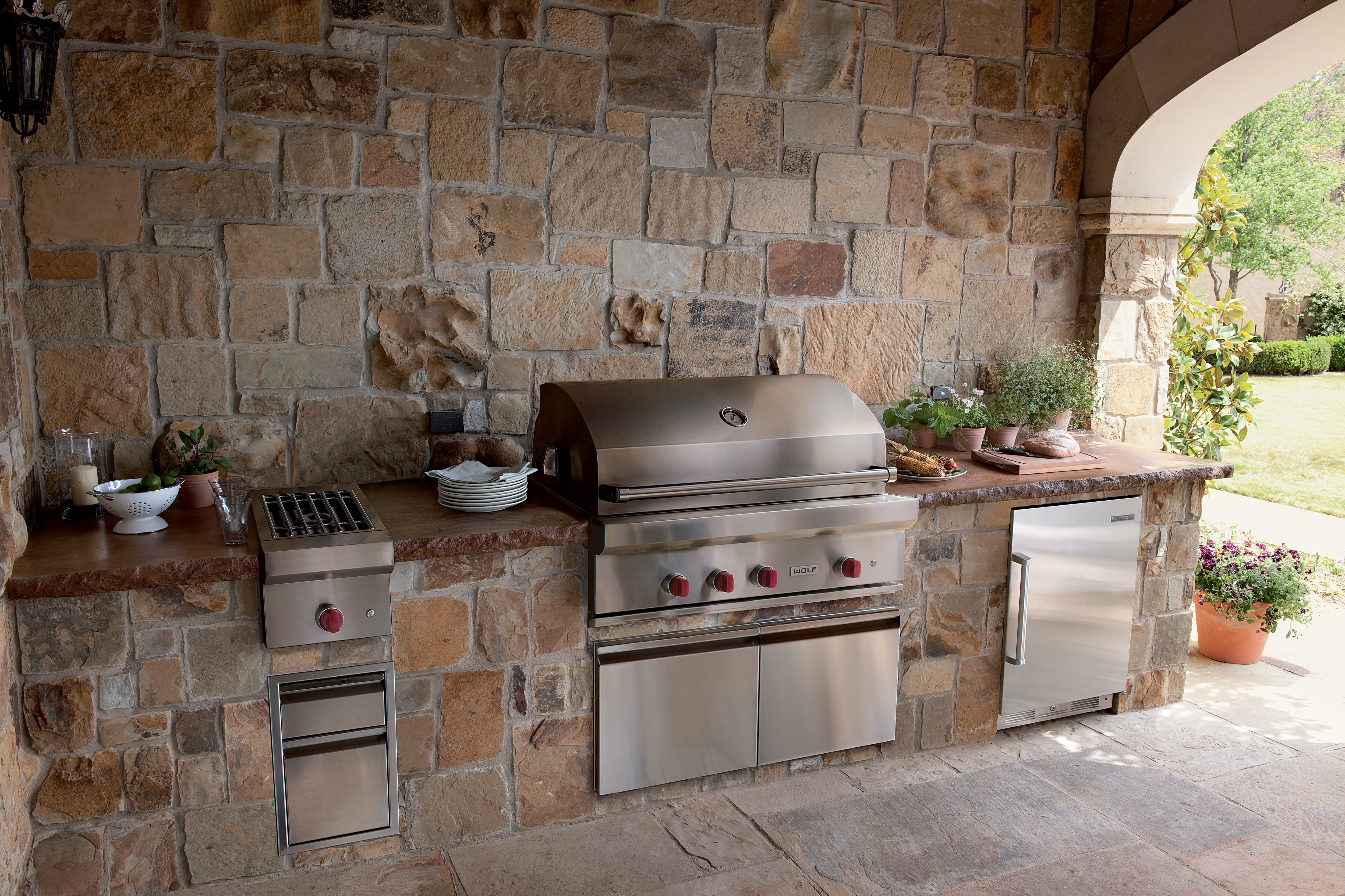 Wolf Appliances 42" Outdoor Gas Grill (OG42)