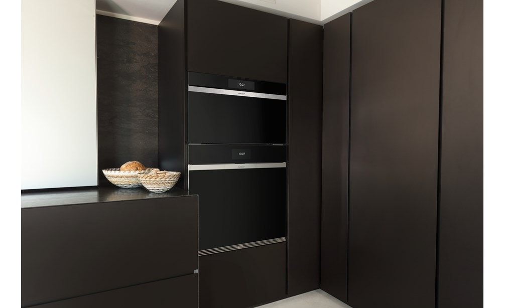 Four à cuisson rapide sans poignée Wolf 30 po série M de style contemporain (CSO3050CM/B)