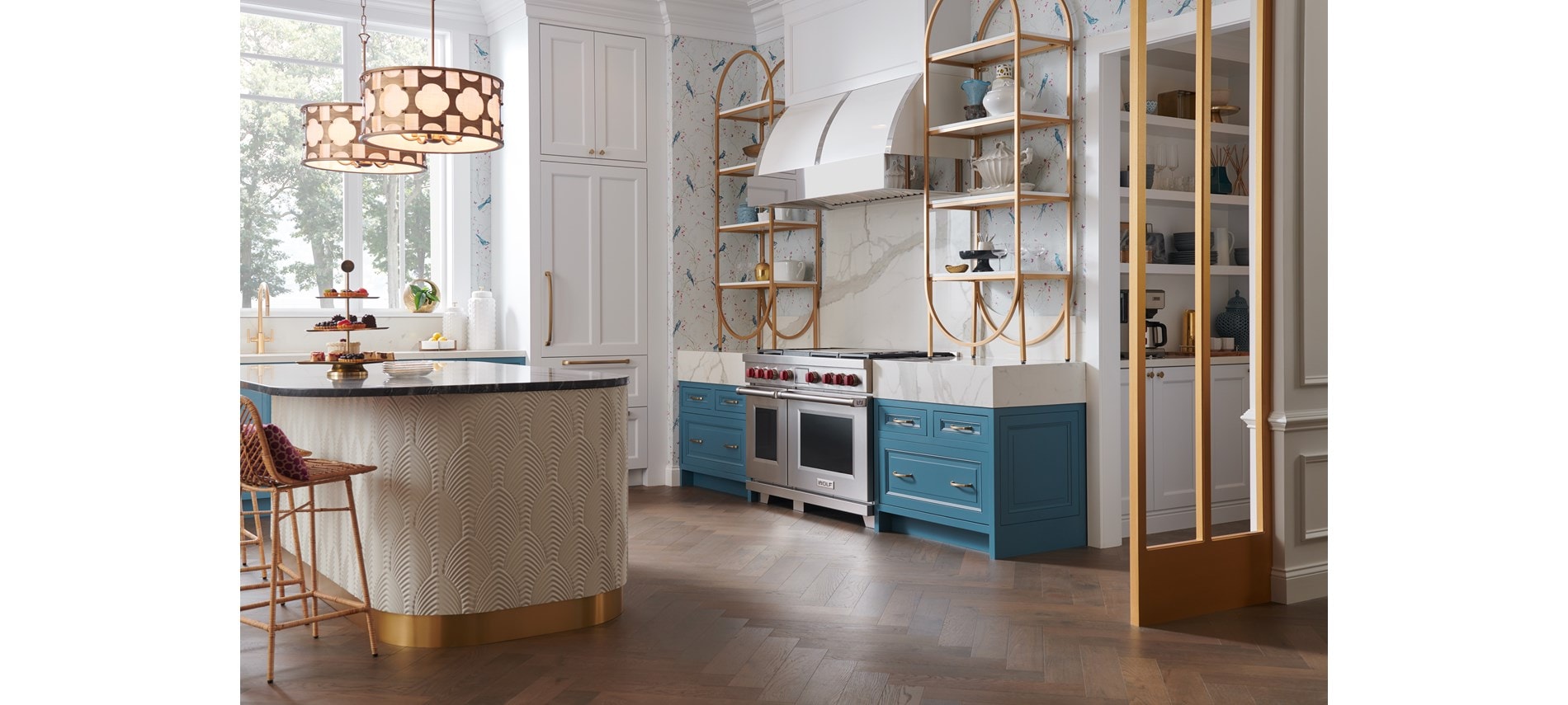 Cuisinière mixte Wolf 48 po à 4 brûleurs avec grilloir infrarouge et plaque à frire infrarouge (DF48450CG)