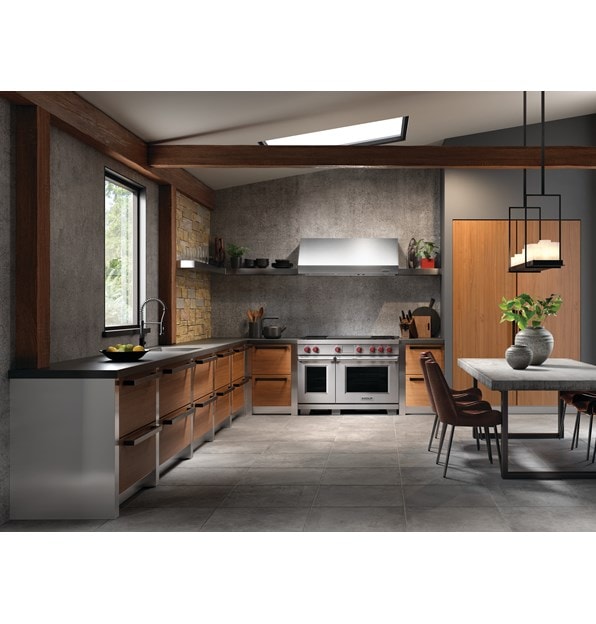 Réfrigérateur/congélateur en colonne 24 po Designer avec machine à glaçons – prêt à l’installation d’un panneau