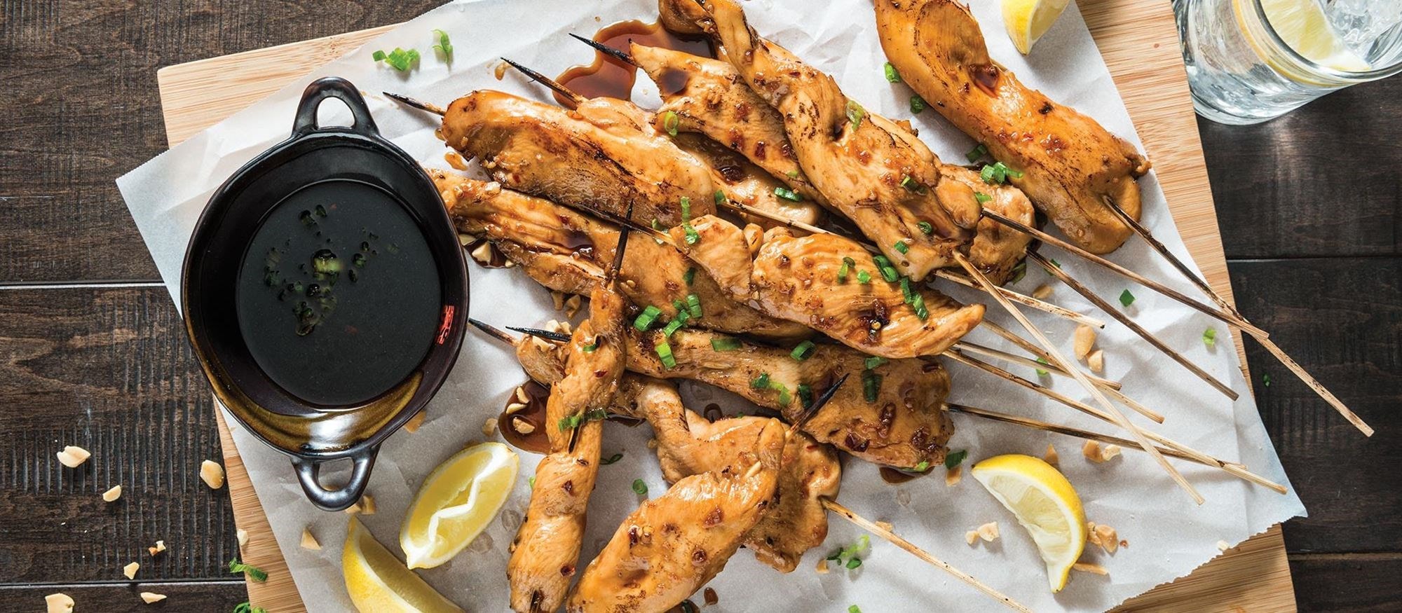Brochettes de poulet au miel et au soja