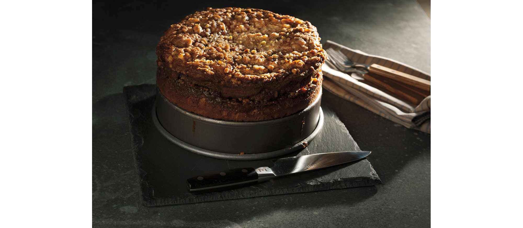 FOOD_MAPLE_WALNUT_COFFEE_CAKE_SLG_100715_1