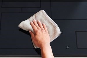 Nettoyage d'une surface à induction