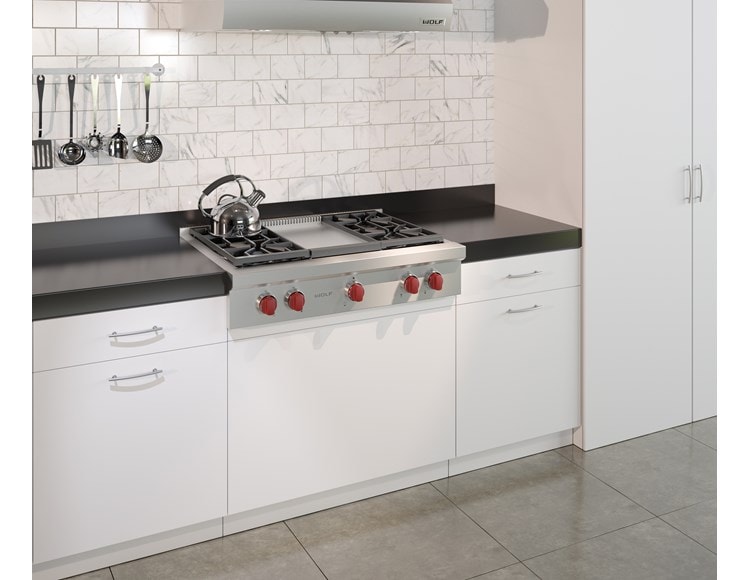 Dessus de cuisinière à 4 brûleurs scellés Wolf 36 po et plaque à frire infrarouge (SRT364G)
