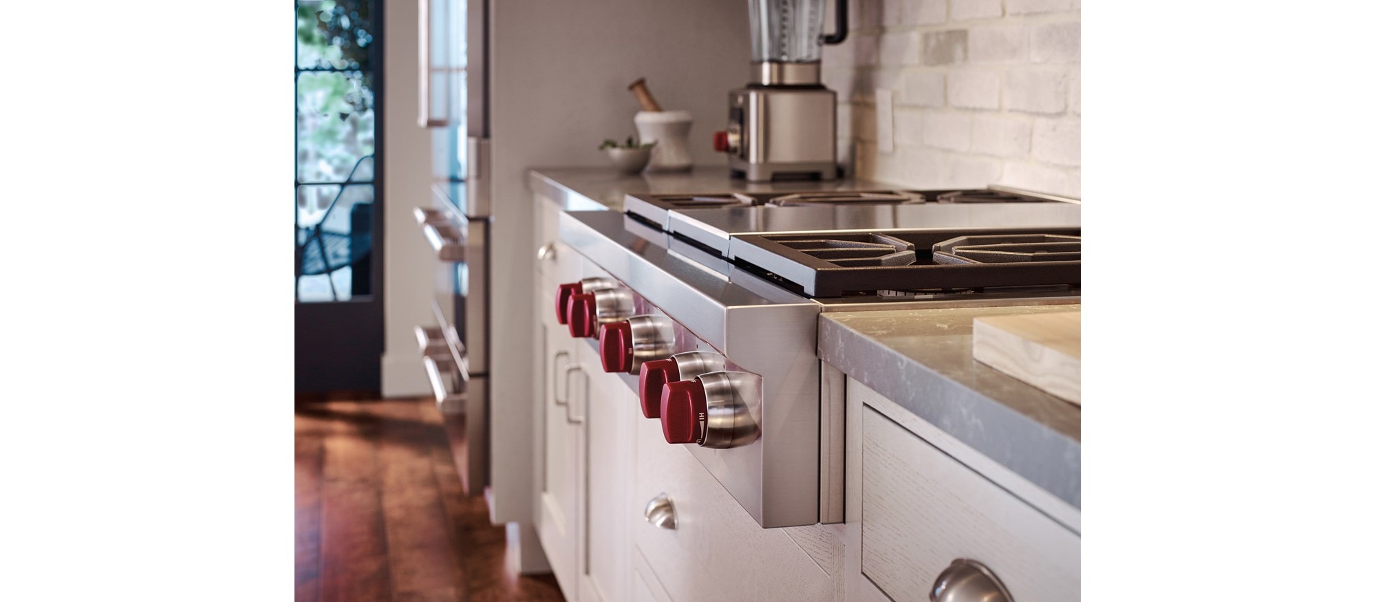 Dessus de cuisinière à gaz Wolf 36 po avec 4 brûleurs scellés et grilloir infrarouge (SRT364C)