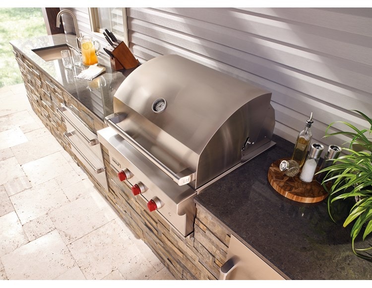 Wolf Appliances 30" Outdoor Gas Grill (OG30) Wolf Appliances 30" Warming Drawer (WWD30)
