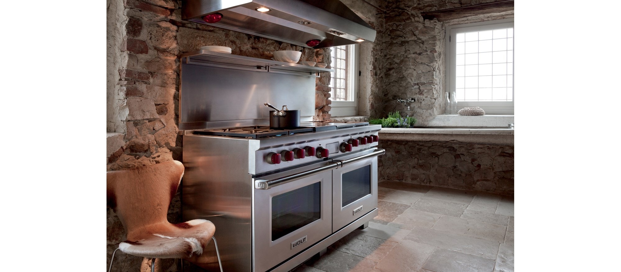 Wolf 60" Dual Fuel Range 6 Burner Infrared Charbroiler Infrared Griddle (DF606CG)