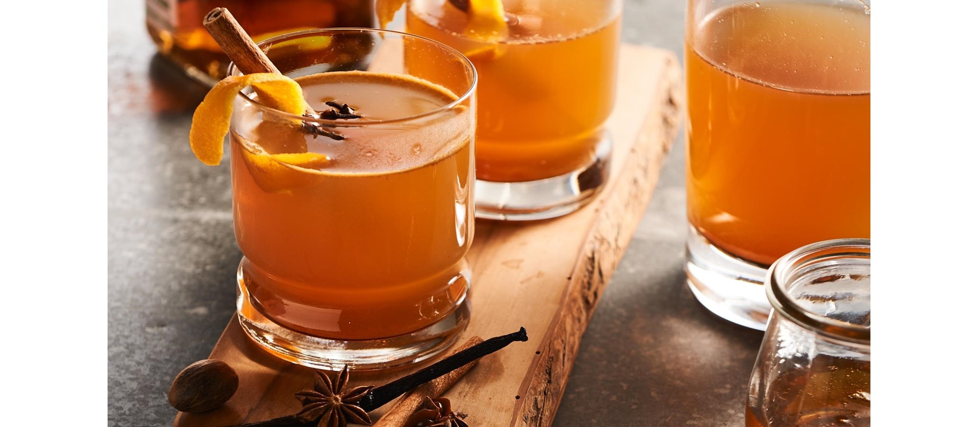 The Wolf Vacuum Seal Drawer infuses enough cheer to last the year with this holiday mulled cider.